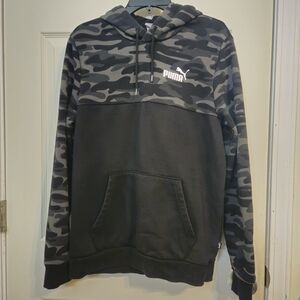 Puma Men's Black and Gray Camo Hoodie
